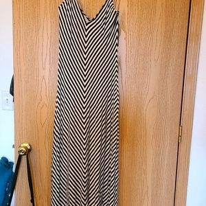 NWT black/white maxi dress